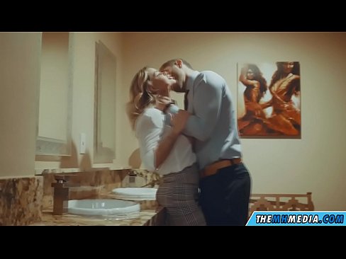 ❤️ Döşlü sarışın sizi ictimai tualetdə aldatdıqda ❤️❌ Seks videosu pornoda az.hentaibar-com.ru ❌
